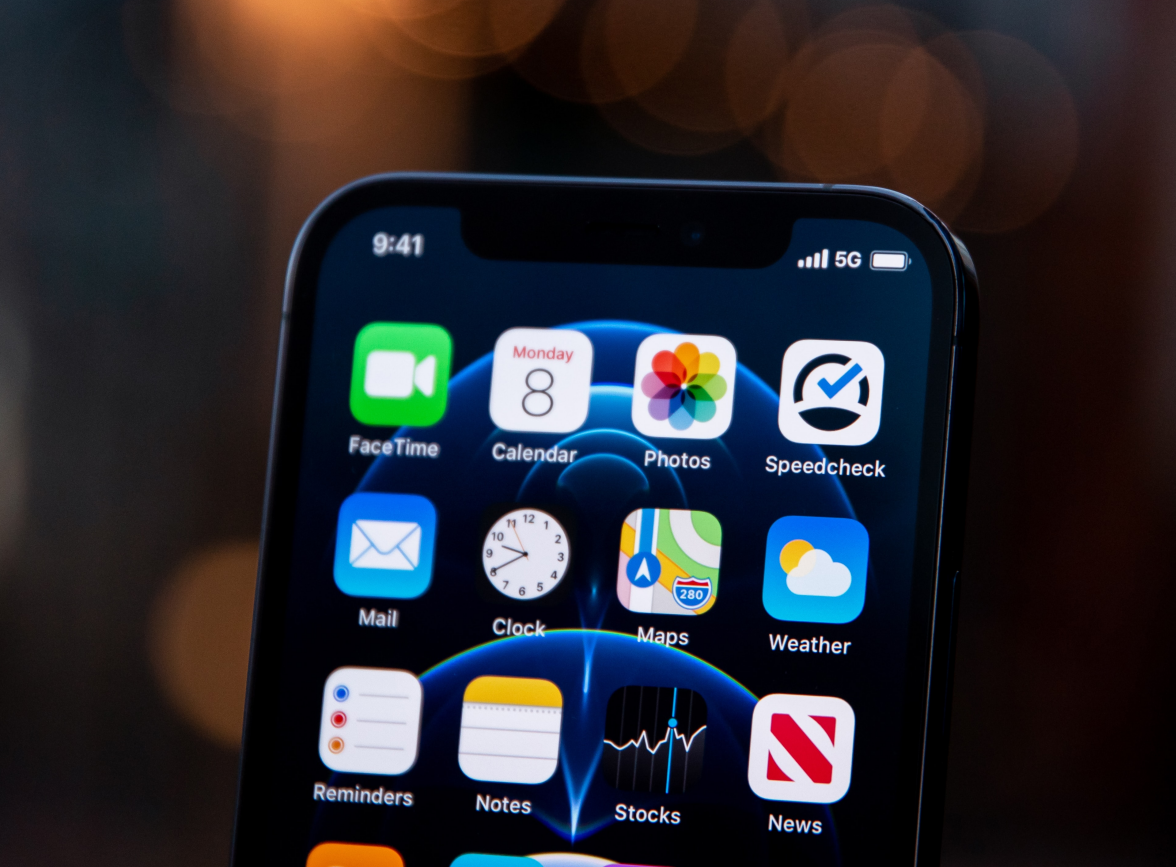 龙安苹果手机维修分享为什么 iPhone 12 在冬季会自动关机 